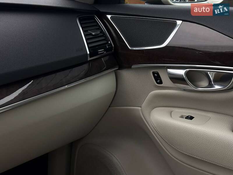 Позашляховик / Кросовер Volvo XC90 2016 в Рівному