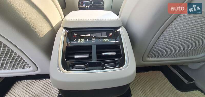 Позашляховик / Кросовер Volvo XC90 2016 в Рівному