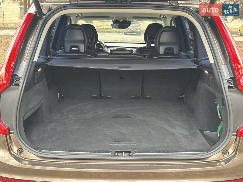 Внедорожник / Кроссовер Volvo XC90 2017 в Киеве