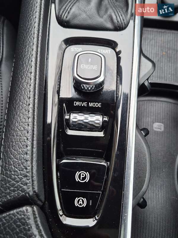 Внедорожник / Кроссовер Volvo XC90 2017 в Владимире