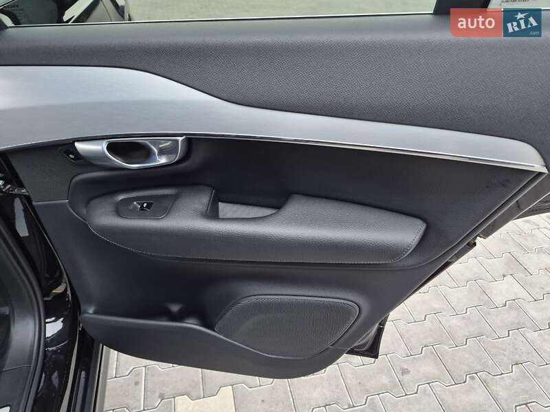 Внедорожник / Кроссовер Volvo XC90 2017 в Владимире