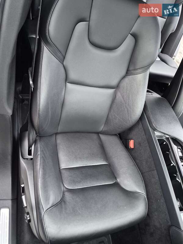 Внедорожник / Кроссовер Volvo XC90 2017 в Владимире