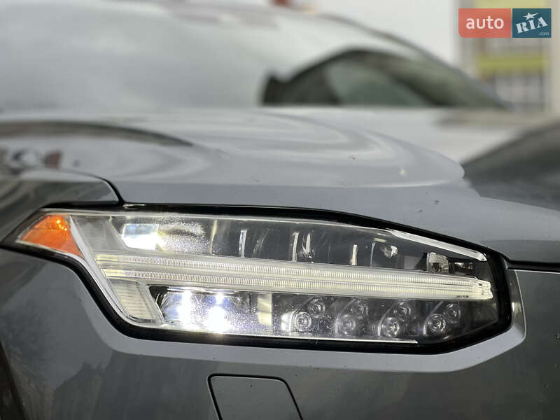 Внедорожник / Кроссовер Volvo XC90 2016 в Ивано-Франковске