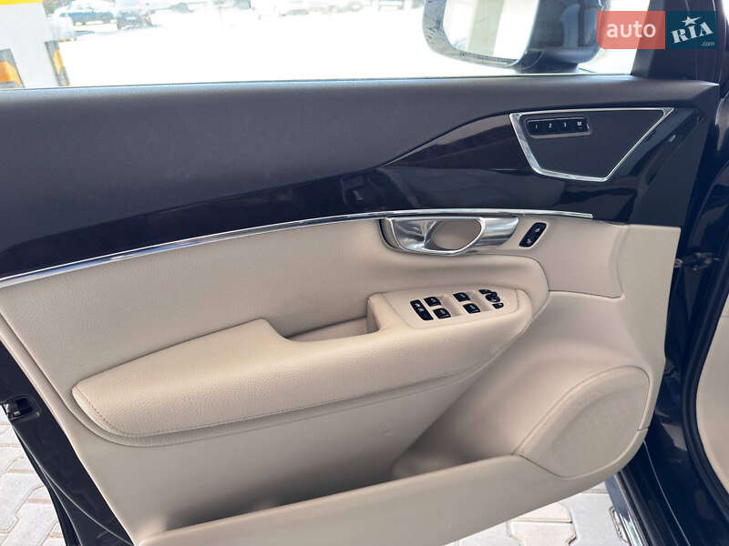 Внедорожник / Кроссовер Volvo XC90 2017 в Авангарде фото 5 Внедорожник / Кроссовер Volvo XC90 2017 в Авангарде