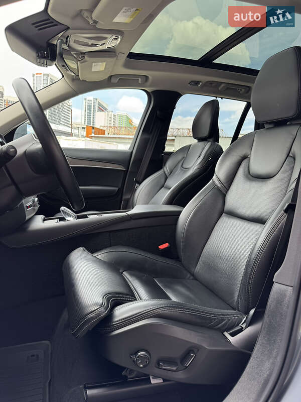 Позашляховик / Кросовер Volvo XC90 2022 в Києві фото 22 Позашляховик / Кросовер Volvo XC90 2022 в Києві