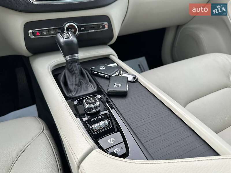 Внедорожник / Кроссовер Volvo XC90 2020 в Львове фото 35 Внедорожник / Кроссовер Volvo XC90 2020 в Львове