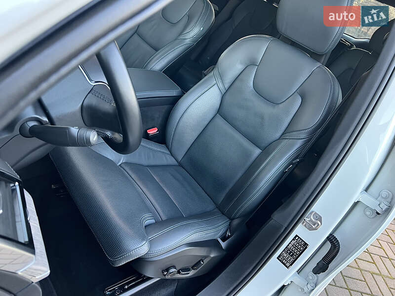 Внедорожник / Кроссовер Volvo XC90 2021 в Киеве фото 40 Внедорожник / Кроссовер Volvo XC90 2021 в Киеве