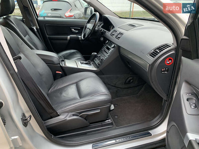 Внедорожник / Кроссовер Volvo XC90 2011 в Ровно