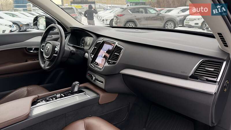 Позашляховик / Кросовер Volvo XC90 2019 в Києві фото 30 Позашляховик / Кросовер Volvo XC90 2019 в Києві
