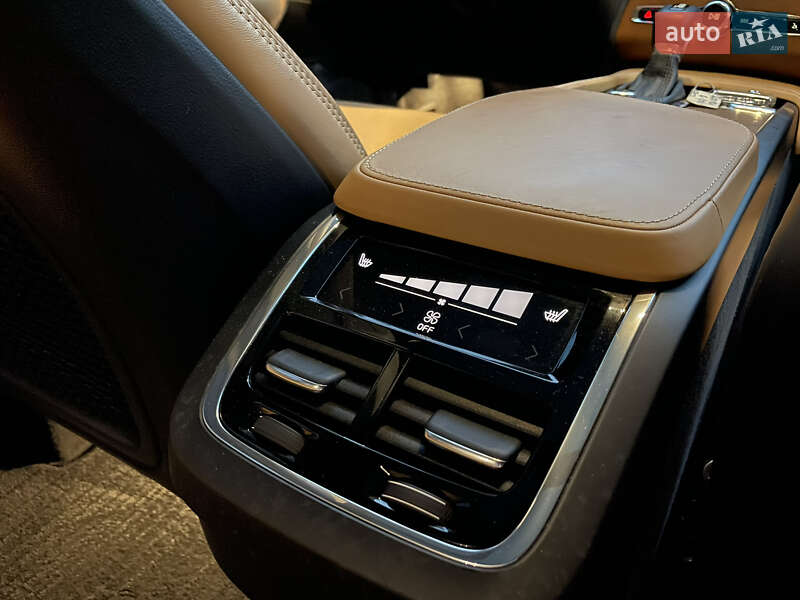 Внедорожник / Кроссовер Volvo XC90 2017 в Полонном