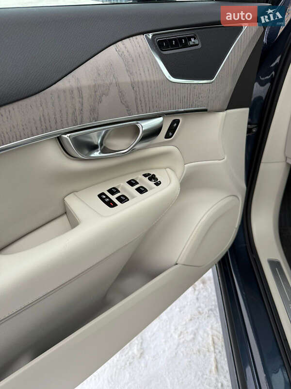 Позашляховик / Кросовер Volvo XC90 2024 в Бучі