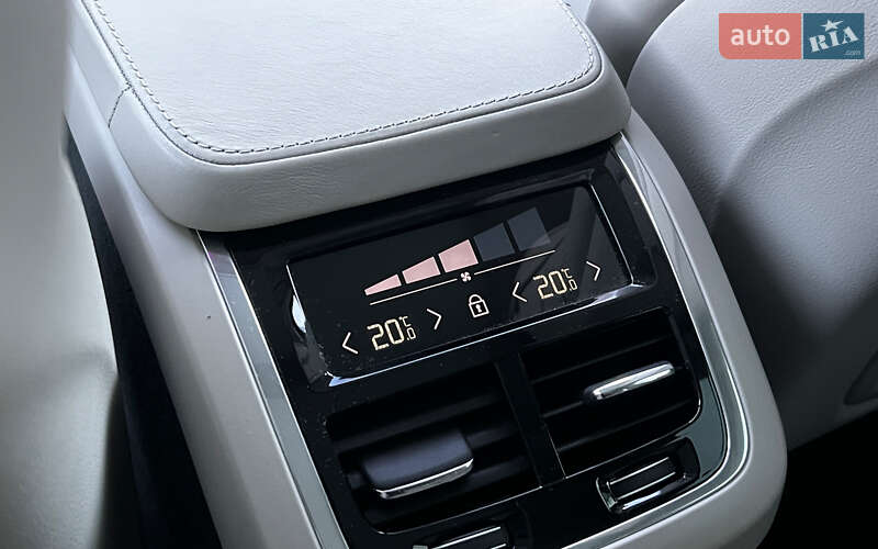 Позашляховик / Кросовер Volvo XC90 2019 в Львові фото 20 Позашляховик / Кросовер Volvo XC90 2019 в Львові
