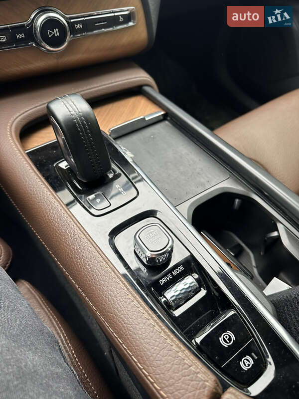 Позашляховик / Кросовер Volvo XC90 2020 в Дніпрі фото 29 Позашляховик / Кросовер Volvo XC90 2020 в Дніпрі