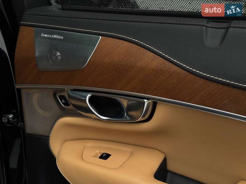 Внедорожник / Кроссовер Volvo XC90 2018 в Ровно