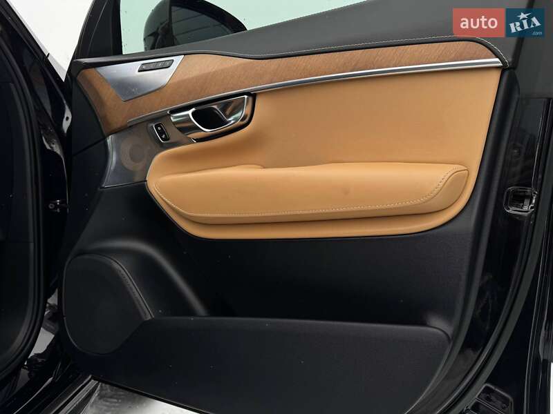 Внедорожник / Кроссовер Volvo XC90 2018 в Ровно