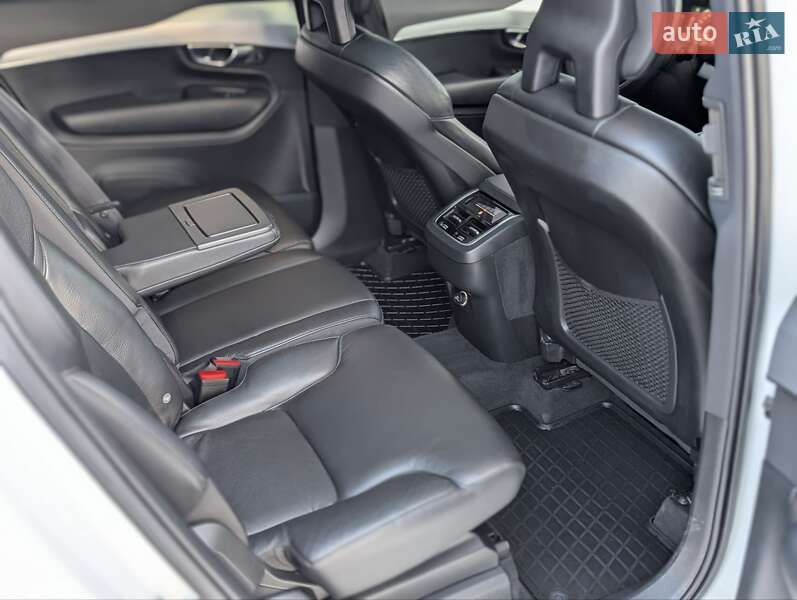 Внедорожник / Кроссовер Volvo XC90 2018 в Коломые