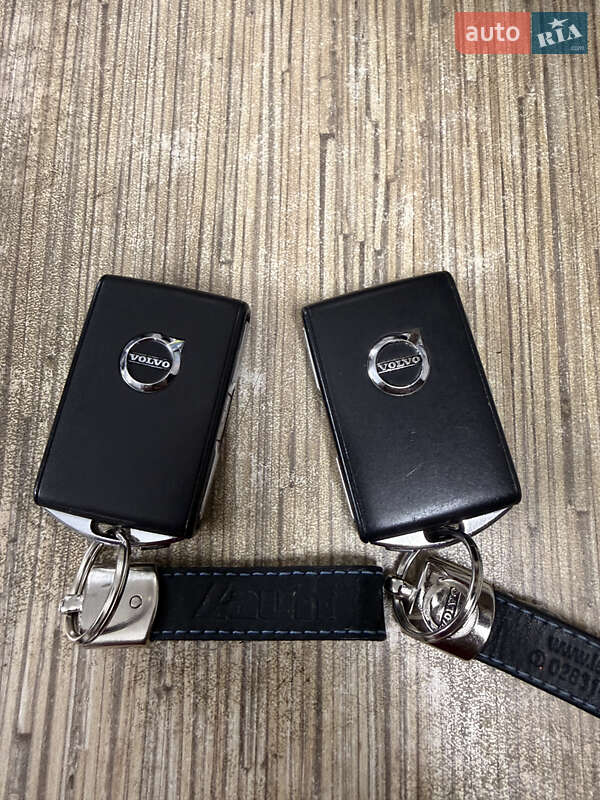 Внедорожник / Кроссовер Volvo XC90 2017 в Ивано-Франковске