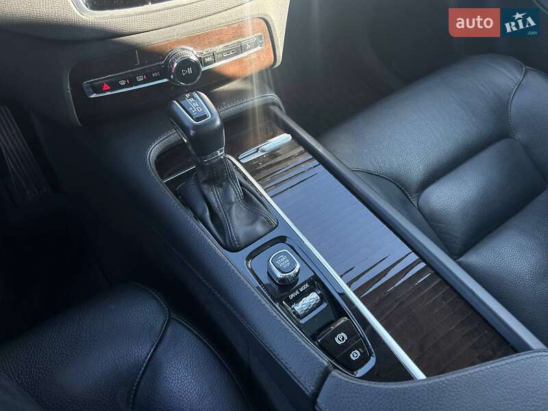 Позашляховик / Кросовер Volvo XC90 2018 в Кривому Розі