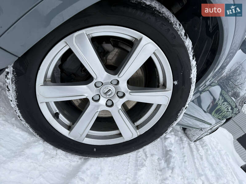 Внедорожник / Кроссовер Volvo XC90 2019 в Киеве