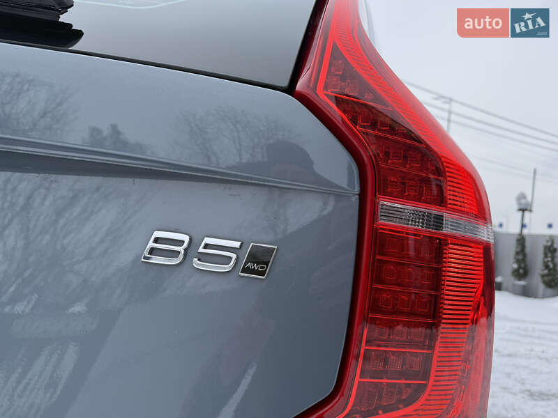 Внедорожник / Кроссовер Volvo XC90 2019 в Киеве