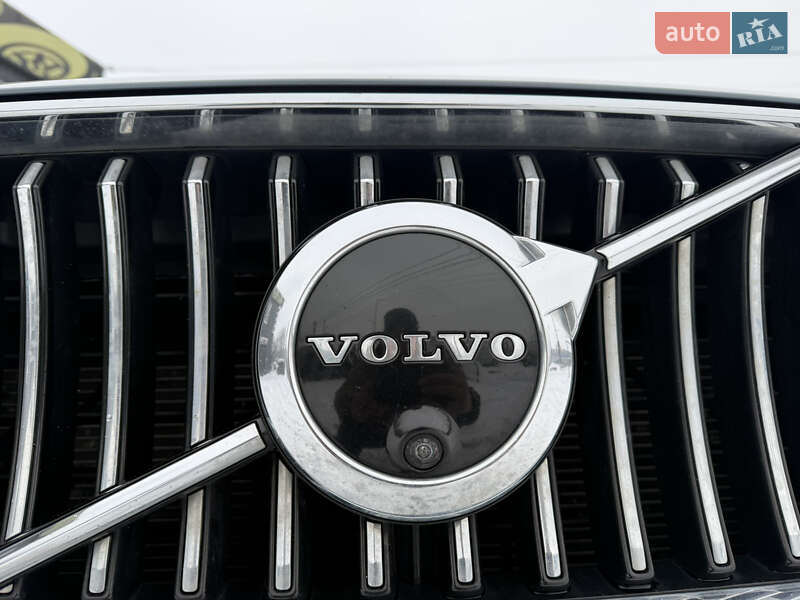 Внедорожник / Кроссовер Volvo XC90 2019 в Киеве