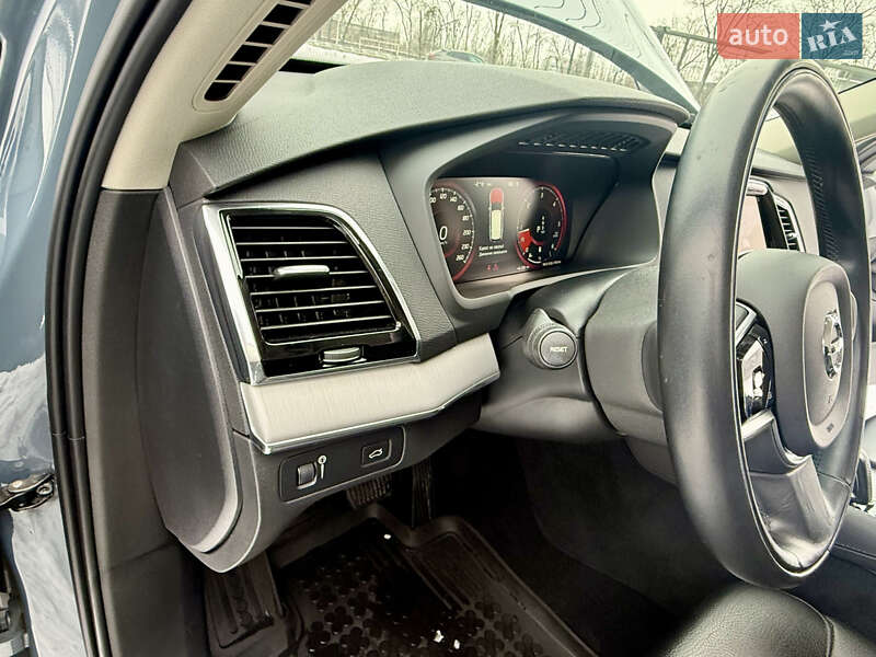 Внедорожник / Кроссовер Volvo XC90 2019 в Киеве