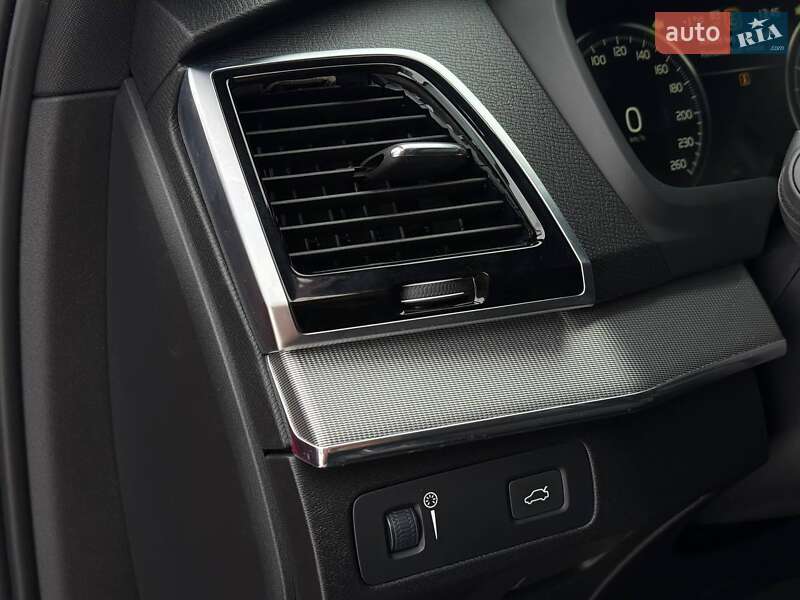 Внедорожник / Кроссовер Volvo XC90 2016 в Ровно