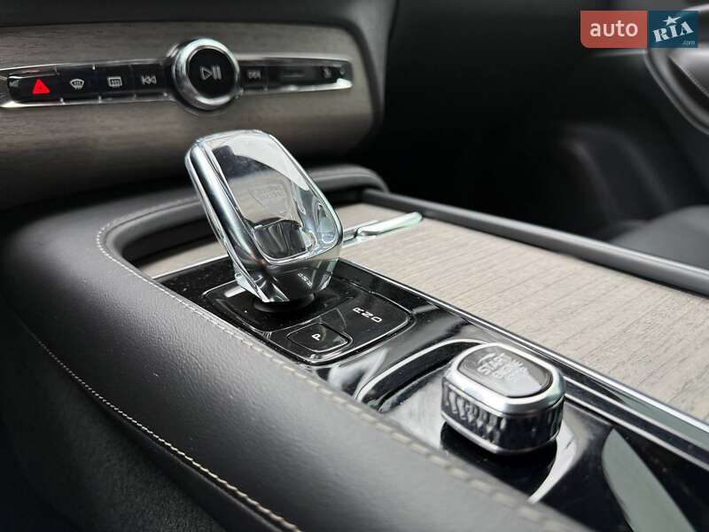 Внедорожник / Кроссовер Volvo XC90 2021 в Днепре