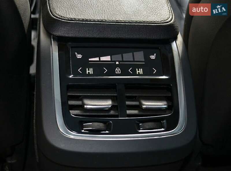 Внедорожник / Кроссовер Volvo XC90 2019 в Киеве