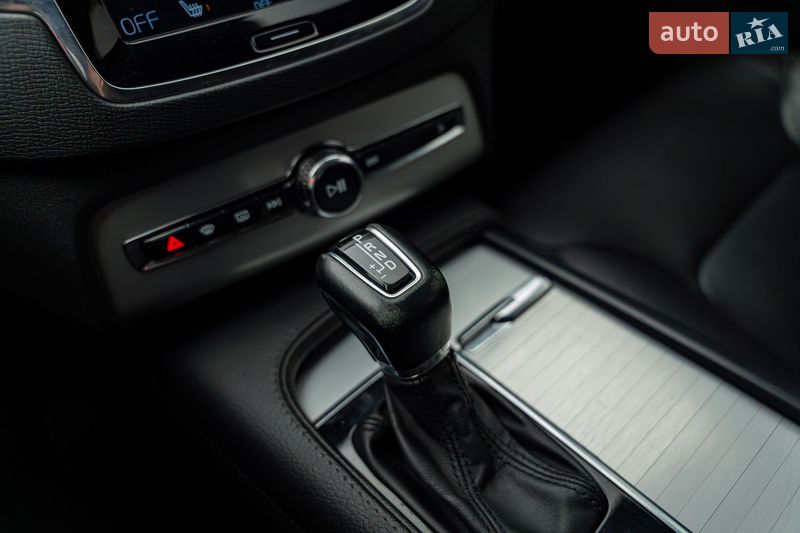 Внедорожник / Кроссовер Volvo XC90 2015 в Киеве