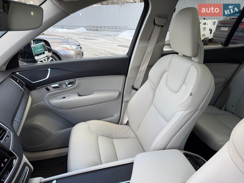 Внедорожник / Кроссовер Volvo XC90 2019 в Киеве