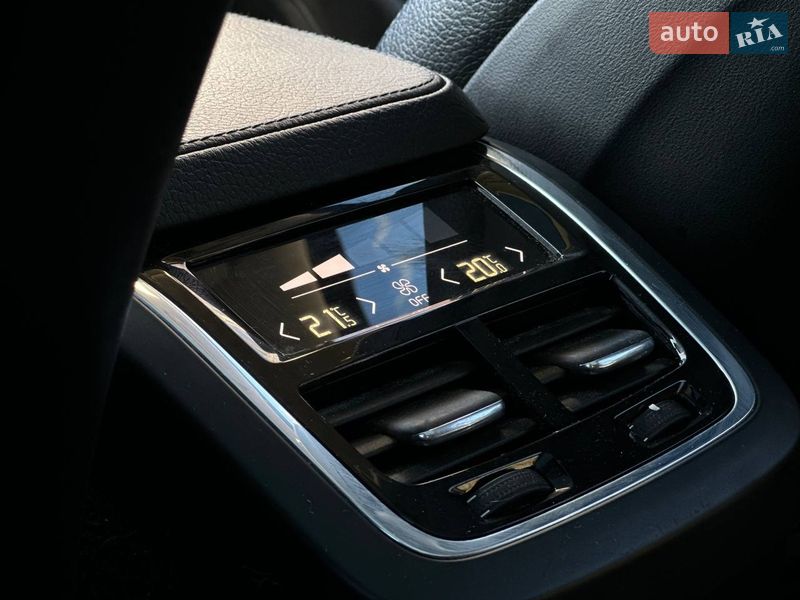 Внедорожник / Кроссовер Volvo XC90 2015 в Луцке