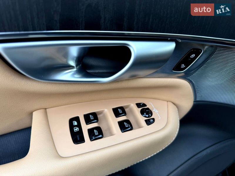 Внедорожник / Кроссовер Volvo XC90 2024 в Киеве