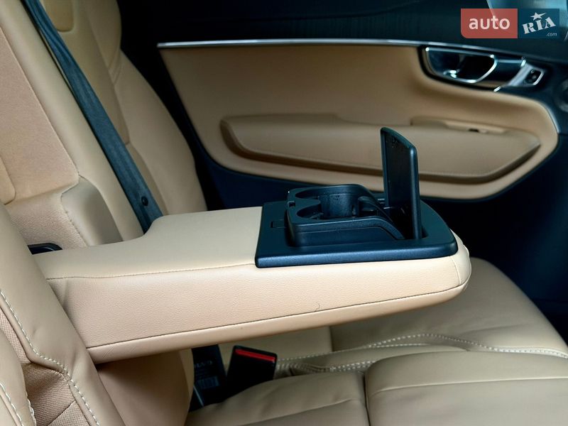 Внедорожник / Кроссовер Volvo XC90 2024 в Киеве