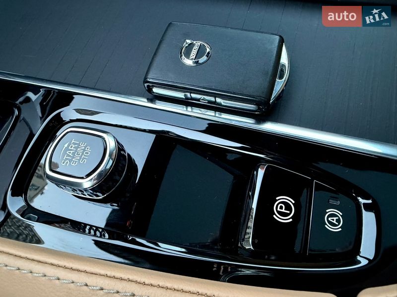 Внедорожник / Кроссовер Volvo XC90 2024 в Киеве