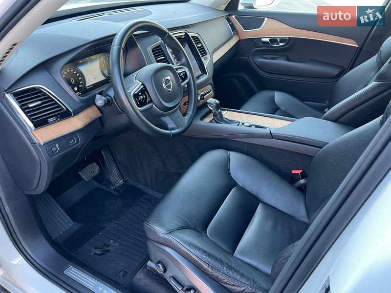 Внедорожник / Кроссовер Volvo XC90 2021 в Киеве