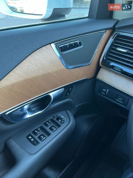 Внедорожник / Кроссовер Volvo XC90 2021 в Киеве