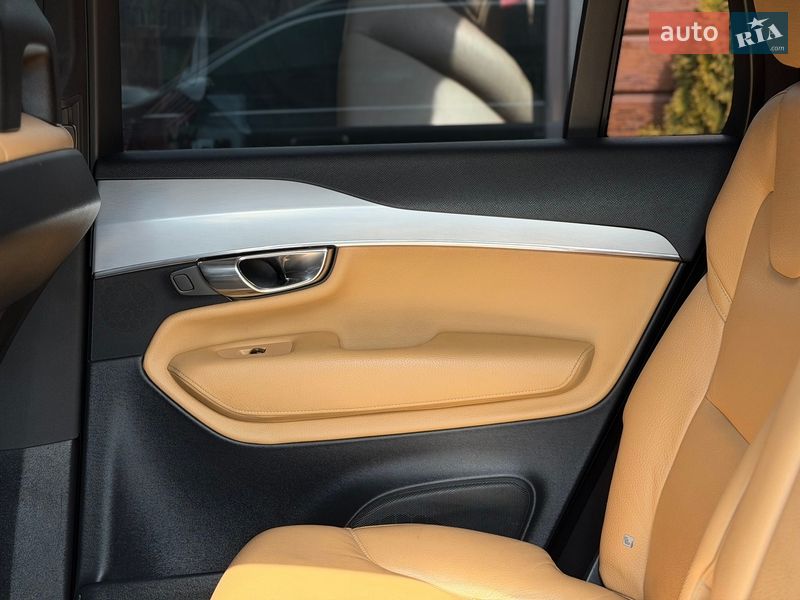 Внедорожник / Кроссовер Volvo XC90 2016 в Шептицькому