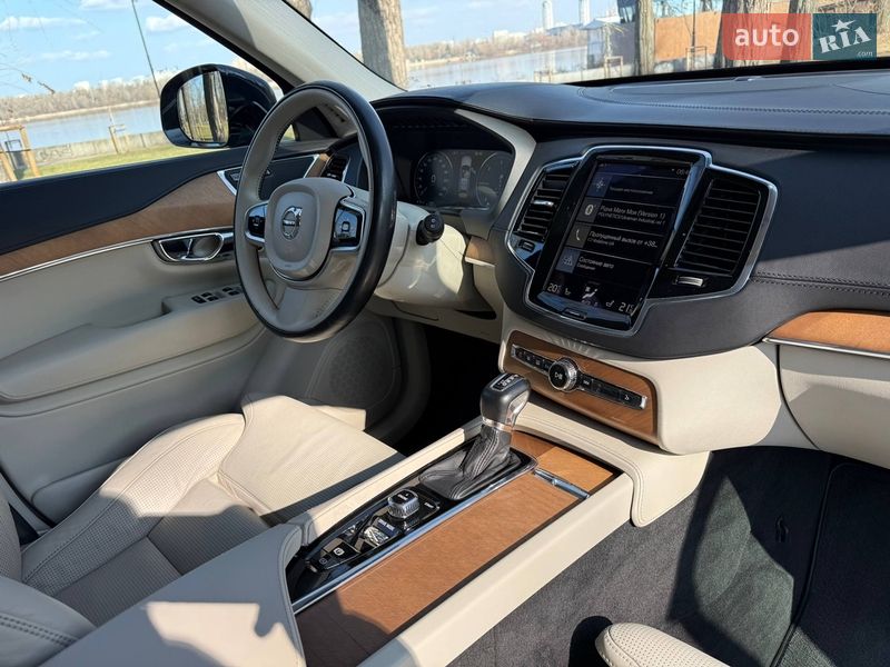 Внедорожник / Кроссовер Volvo XC90 2015 в Шостке