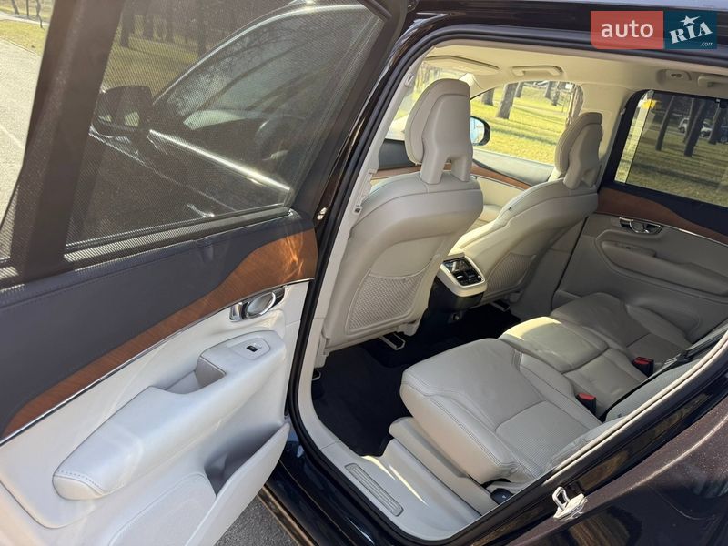 Внедорожник / Кроссовер Volvo XC90 2015 в Шостке