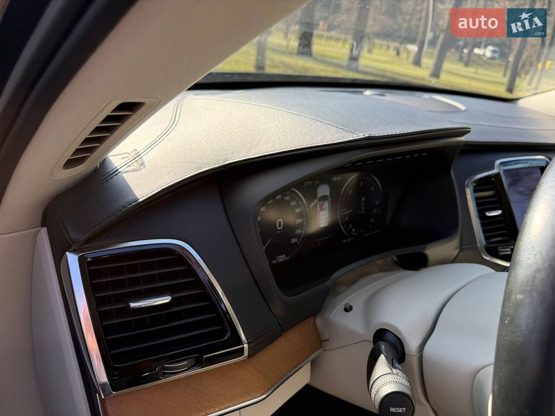 Внедорожник / Кроссовер Volvo XC90 2015 в Шостке