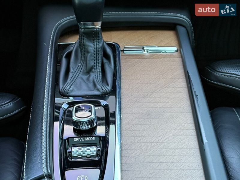 Позашляховик / Кросовер Volvo XC90 2016 в Одесі фото 43 Позашляховик / Кросовер Volvo XC90 2016 в Одесі