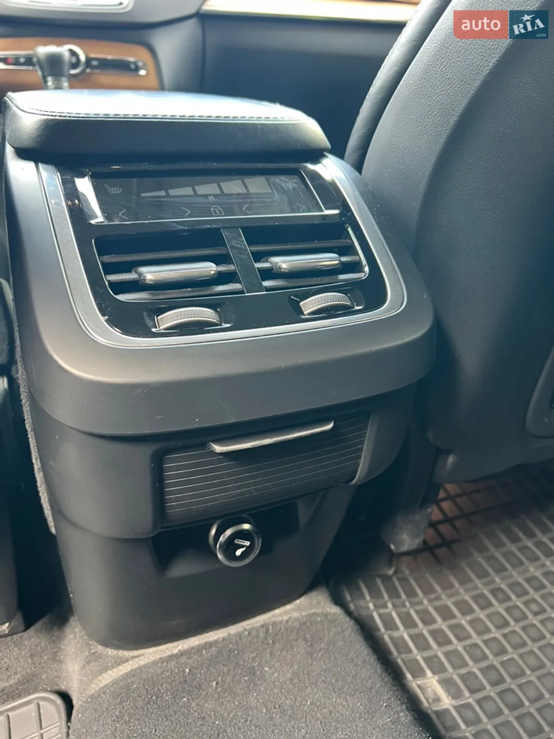 2018 Volvo XC90 - мініатюра 13