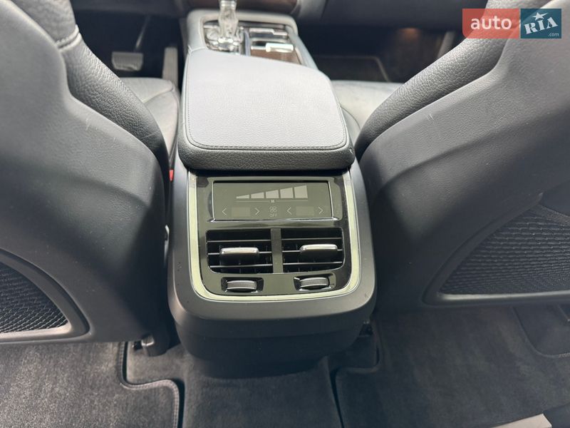 Позашляховик / Кросовер Volvo XC90 2016 в Луцьку