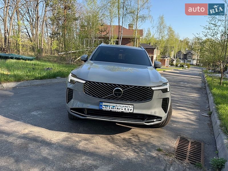 Внедорожник / Кроссовер Volvo XC90 2025 в Киеве