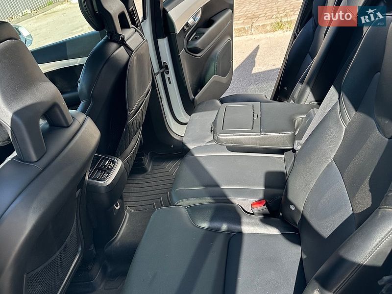 Внедорожник / Кроссовер Volvo XC90 2017 в Кривом Роге