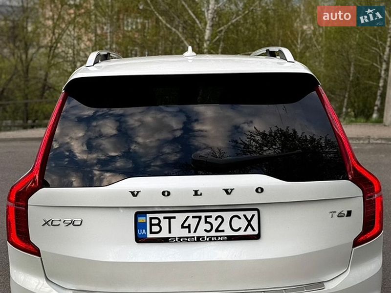 Внедорожник / Кроссовер Volvo XC90 2015 в Черновцах