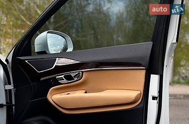 Внедорожник / Кроссовер Volvo XC90 2015 в Черновцах