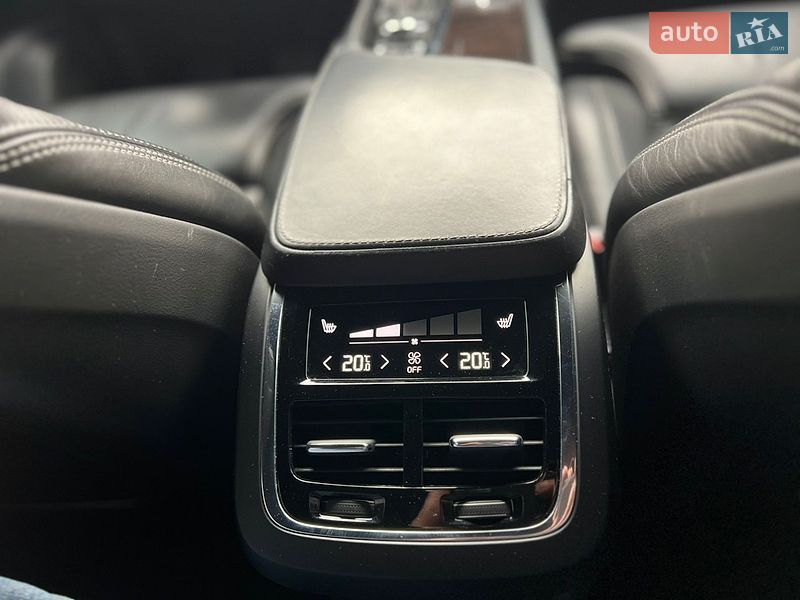 Внедорожник / Кроссовер Volvo XC90 2017 в Киеве