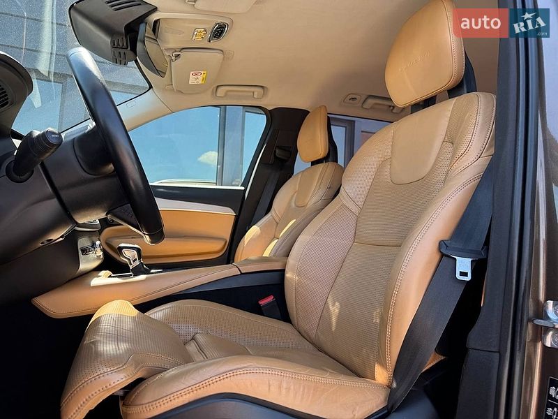 Позашляховик / Кросовер Volvo XC90 2016 в Рівному